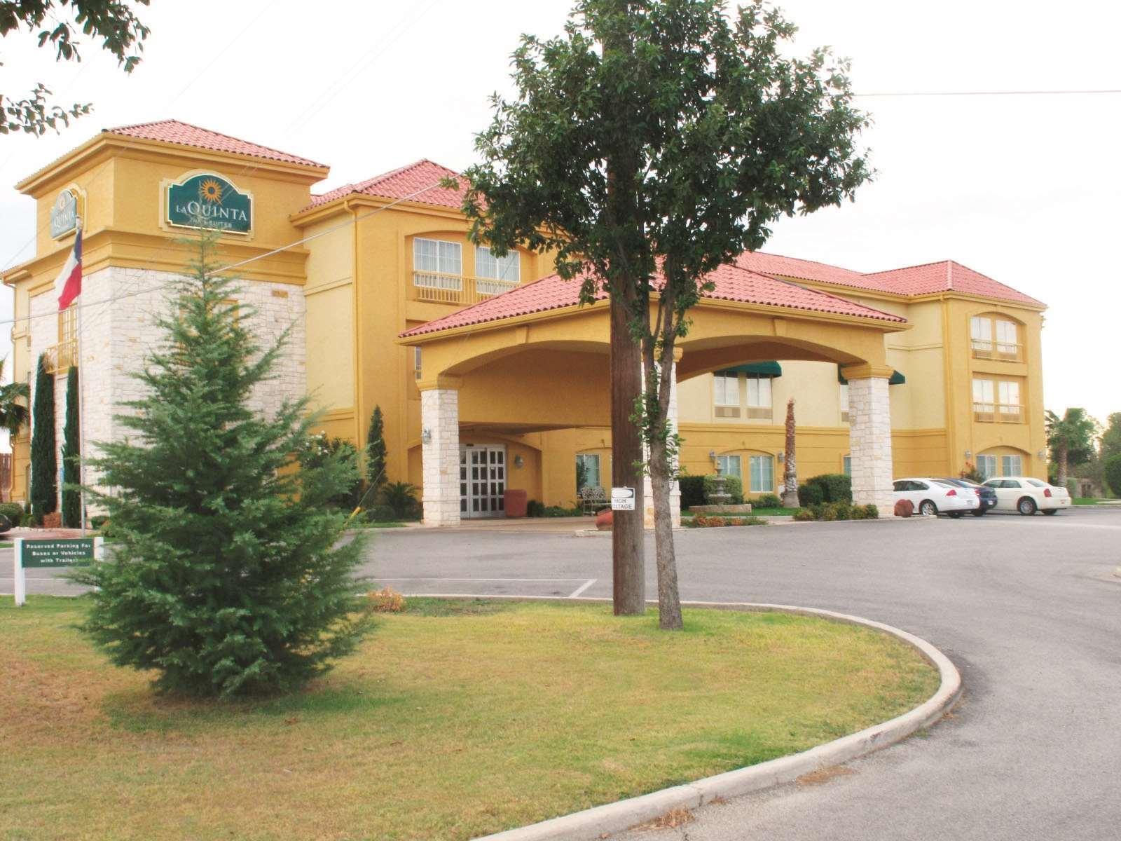 La Quinta By Wyndham Fredericksburg Hotel Exterior photo